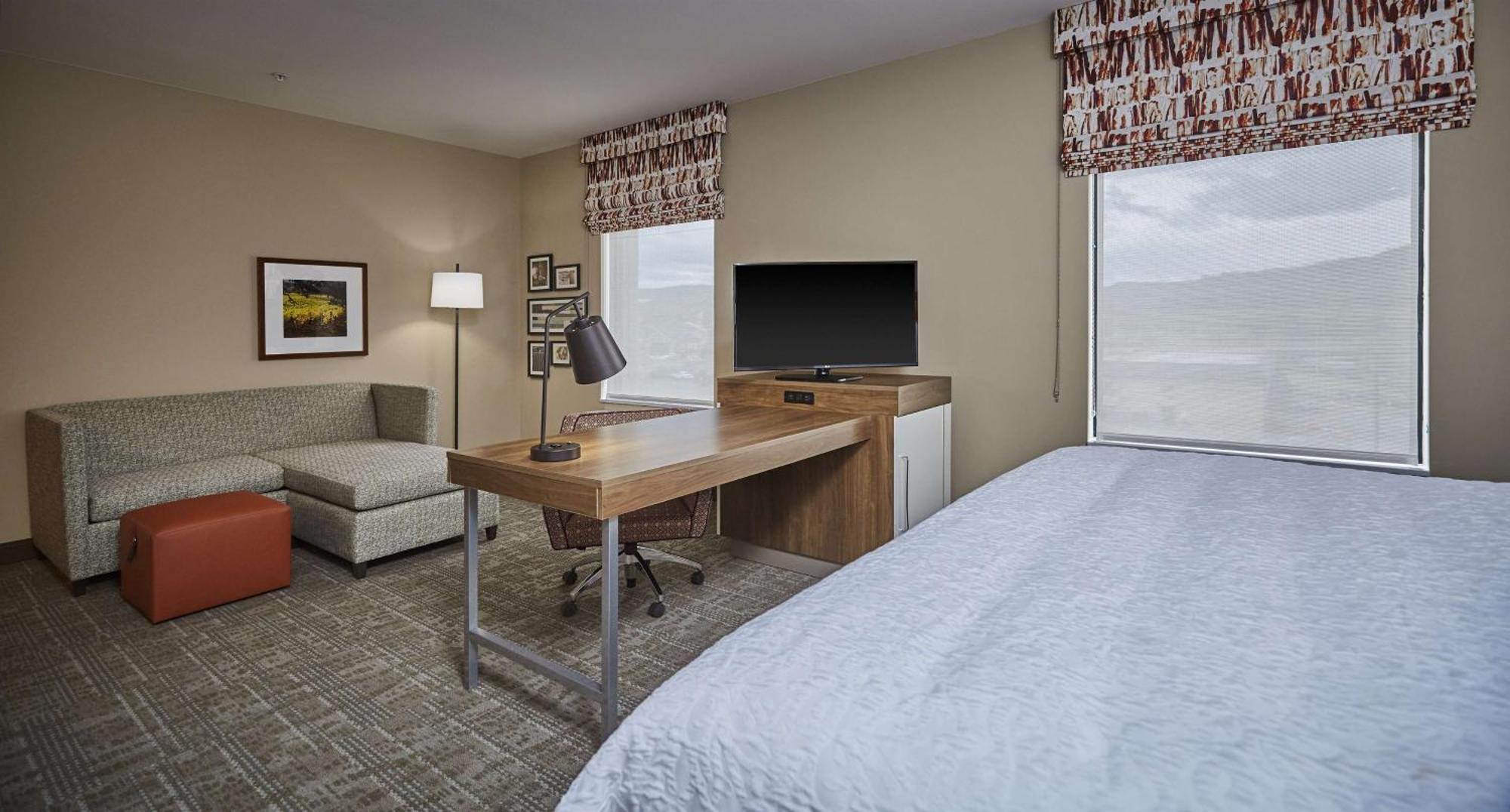 Hampton Inn & Suites Roseburg Exteriör bild