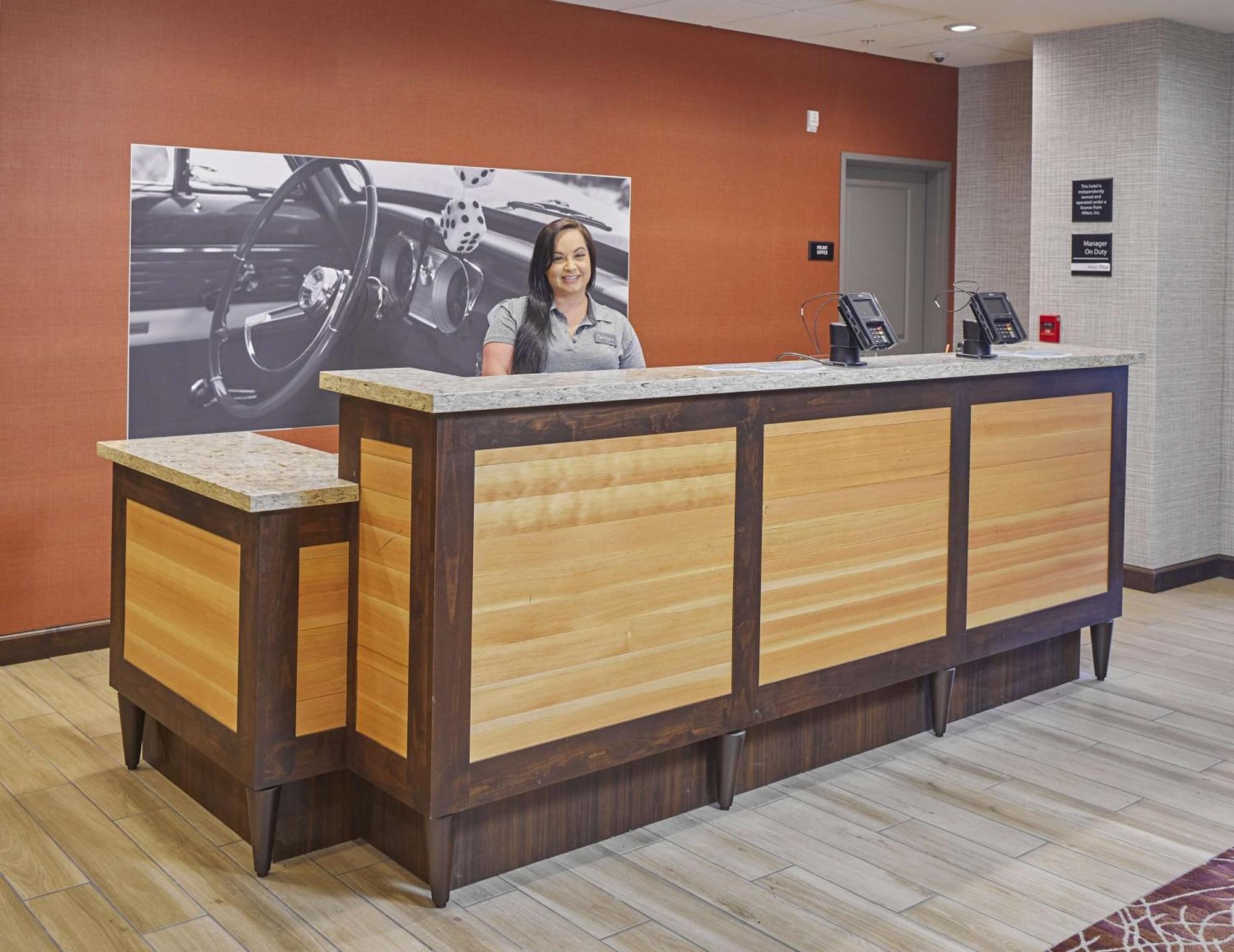 Hampton Inn & Suites Roseburg Exteriör bild